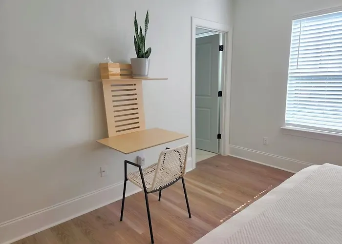 Beautiful Modern Luxury Eco Townhouse, 3b/3.5b Great Location * Tallahassee