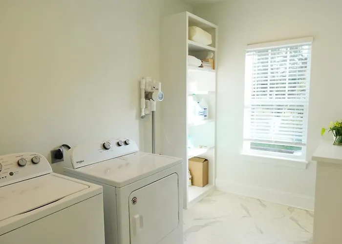 Сasa de vacaciones Beautiful Modern Luxury Eco Townhouse, 3b/3.5b Great Location